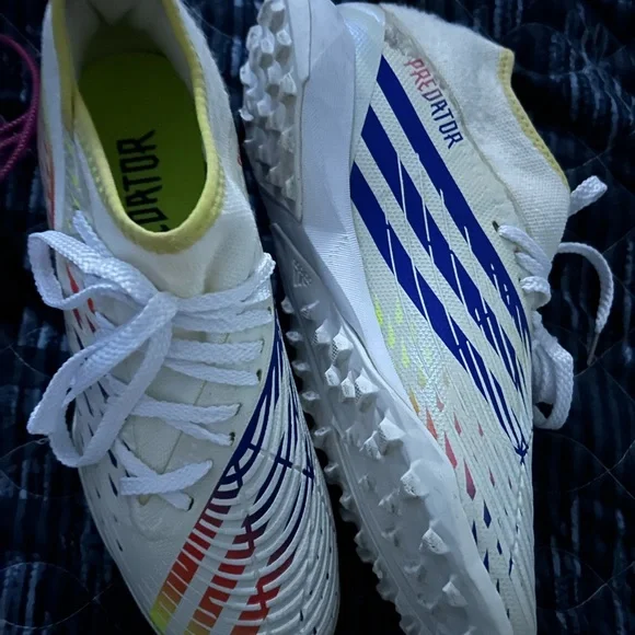 Adidas mens Predator soccer cleats size 7.5 - Picture 1 of 7